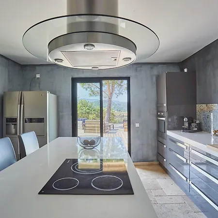 Holiday home Family House L'oasis